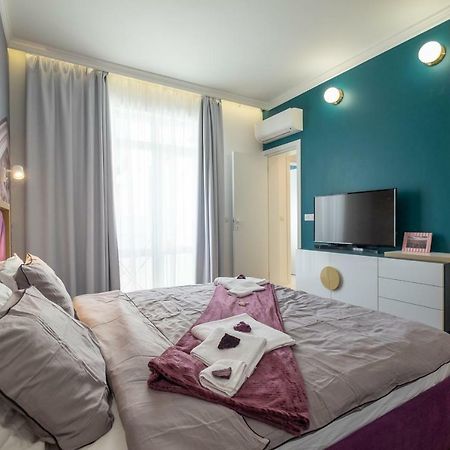Vitosha Blvd 3-Bedroom, 2-Bathroom Lux Suite Sofia Exterior foto
