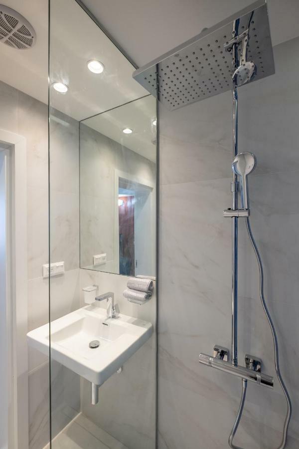 Vitosha Blvd 3-Bedroom, 2-Bathroom Lux Suite Sofia Exterior foto