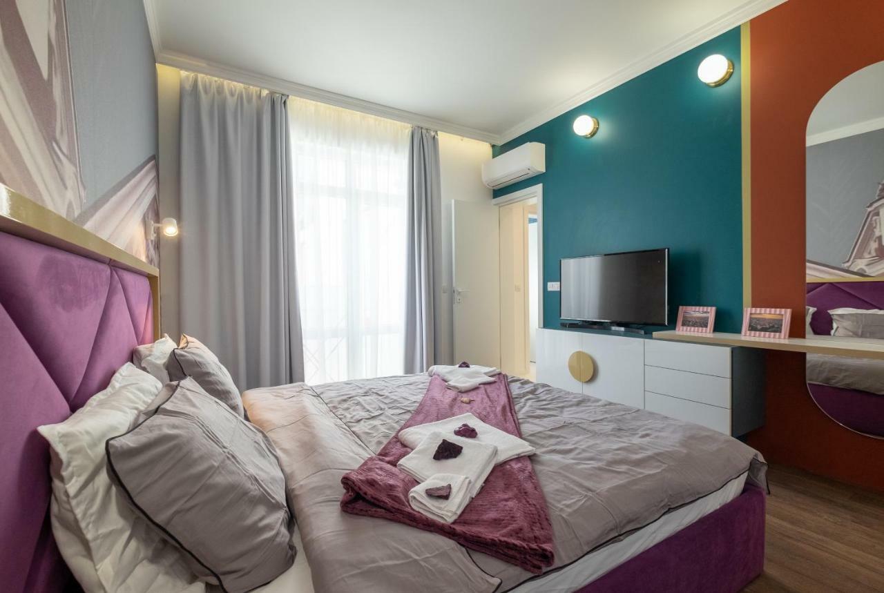 Vitosha Blvd 3-Bedroom, 2-Bathroom Lux Suite Sofia Exterior foto
